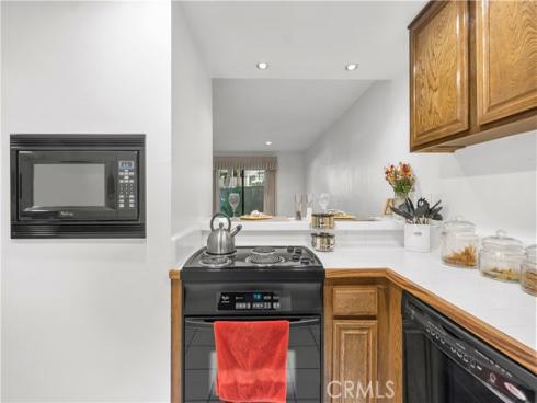 3054 Associated 22 , Fullerton, CA
