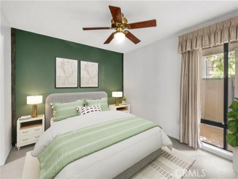 3054 Associated 22 , Fullerton, CA