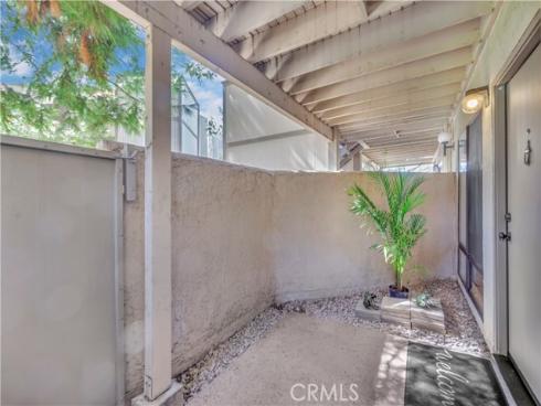 3054 Associated 22 , Fullerton, CA