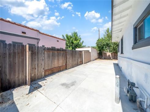 329 W Whiting Avenue, Fullerton, CA