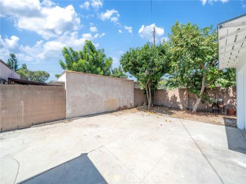 329 W Whiting Avenue, Fullerton, CA