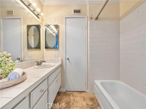 3160 E Palm 56 , Fullerton, CA