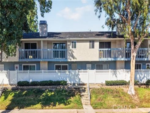 2105 N. Derek 3