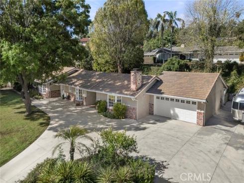 3201 Lakeknoll Drive, Fullerton, CA