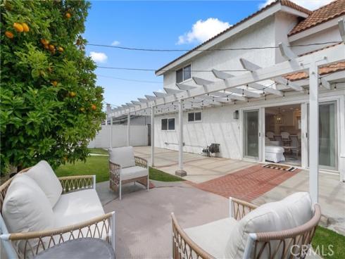 5492 Carousel Circle, Garden Grove, CA