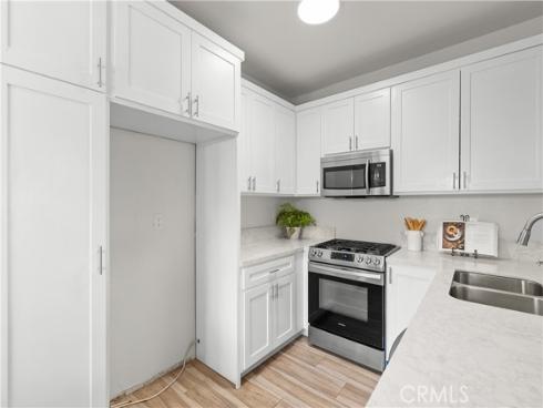 10521  Lakeside  I  Drive, Garden Grove, CA