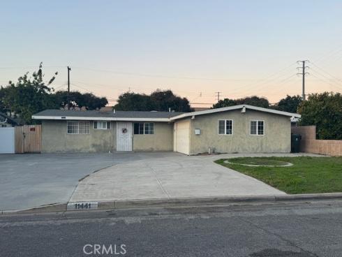 11441 Salinaz , Garden Grove, CA