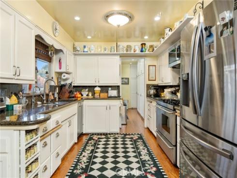 11252  Chapman Ave  , Garden Grove, CA