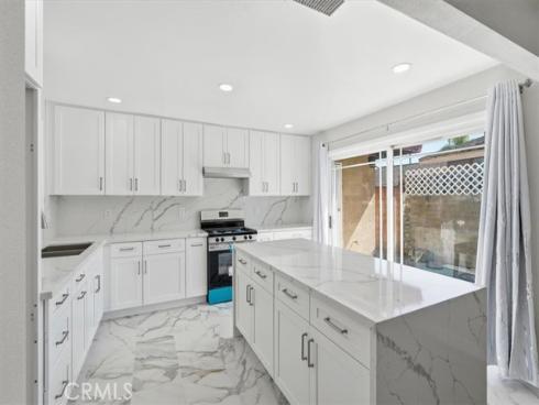 10112 Traylor Way