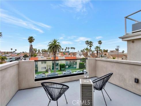 125  8th   Street, Huntington Beach, CA