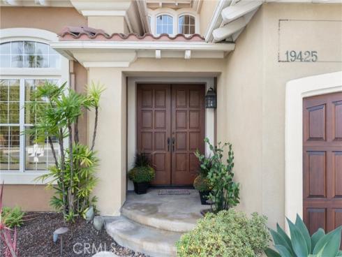 19425  Sandpebble   Circle, Huntington Beach, CA