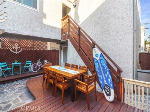 312  8th   Street, Huntington Beach, CA