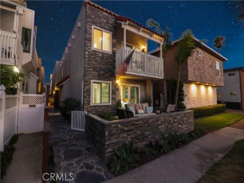 312  8th   Street, Huntington Beach, CA