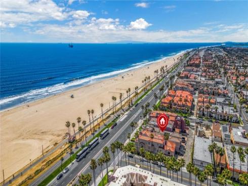 1310  Pacific Coast  , Huntington Beach, CA