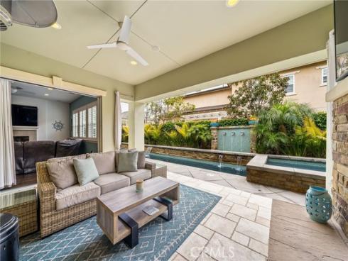 17495  Oakbluffs   Lane, Huntington Beach, CA