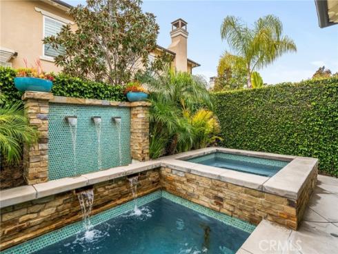 17495  Oakbluffs   Lane, Huntington Beach, CA