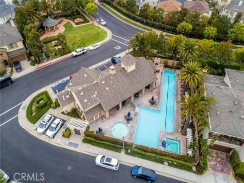 17495  Oakbluffs   Lane, Huntington Beach, CA