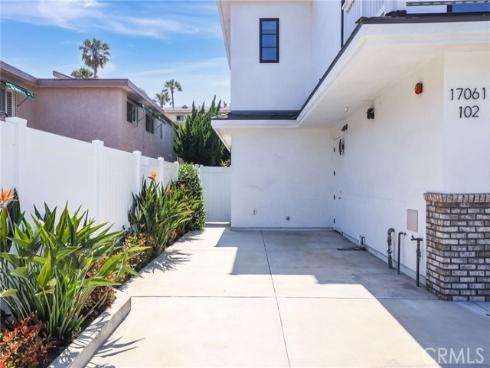 17061  Sandra Lee   Lane, Huntington Beach, CA