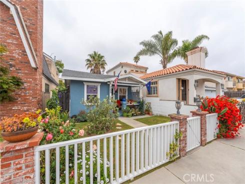 209  Detroit   Avenue, Huntington Beach, CA