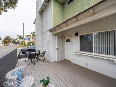 402  21st  B  Street, Huntington Beach, CA