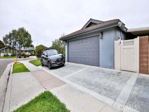 5101  Robinwood   Drive, Huntington Beach, CA