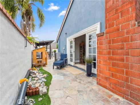 5522  Mossvale   Circle, Huntington Beach, CA