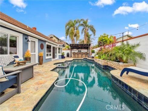 5522  Mossvale   Circle, Huntington Beach, CA