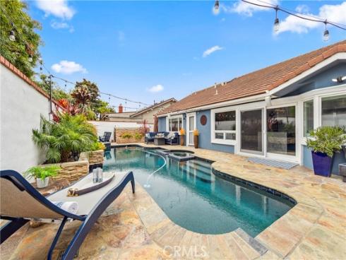 5522  Mossvale   Circle, Huntington Beach, CA