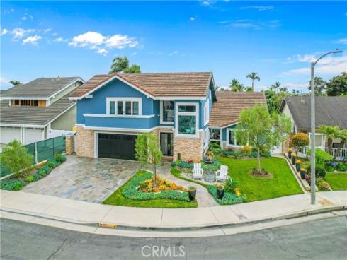 5522  Mossvale   Circle, Huntington Beach, CA