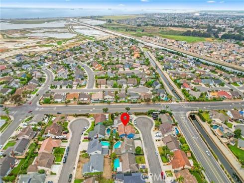 5522  Mossvale   Circle, Huntington Beach, CA