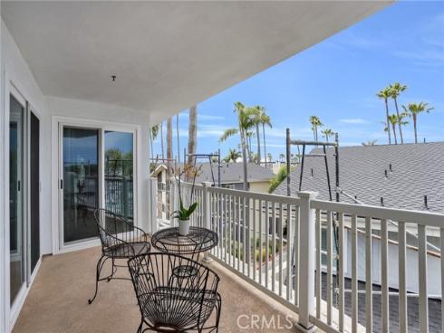 2872  Coast  305  Circle, Huntington Beach, CA