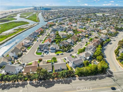 22382  Wallingford   Lane, Huntington Beach, CA