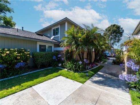 4664  Vista Bahia  27  Drive, Huntington Beach, CA