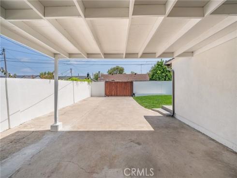 5562  Edinger   Avenue, Huntington Beach, CA