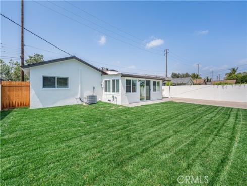 5562  Edinger   Avenue, Huntington Beach, CA