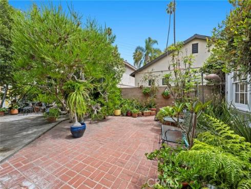 623  7th   Street, Huntington Beach, CA