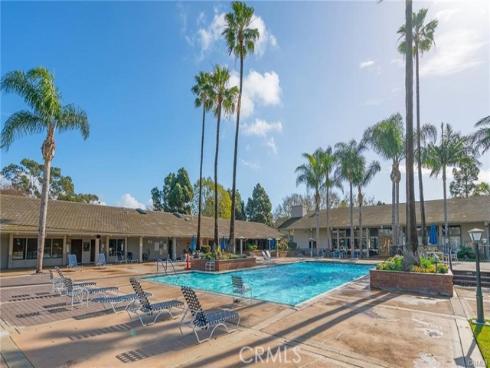 8633  Portola  16E  Court, Huntington Beach, CA