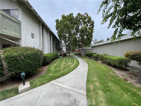 8633  Portola  16E  Court, Huntington Beach, CA