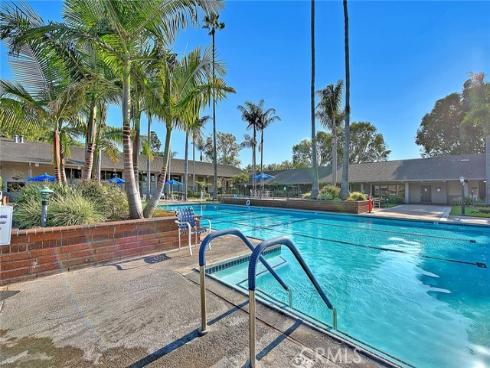 8633  Portola  16E  Court, Huntington Beach, CA