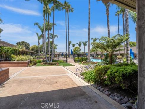 8877  Lauderdale  212H  Court, Huntington Beach, CA