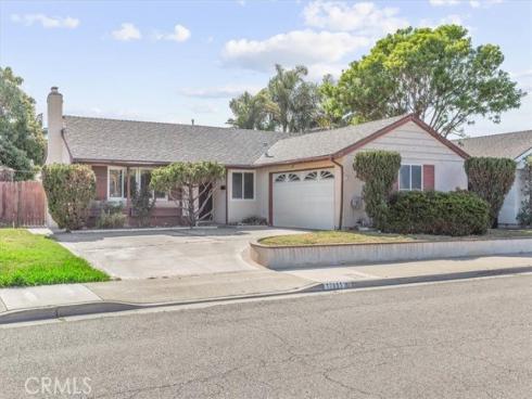 17851  Carranza   Lane, Huntington Beach, CA