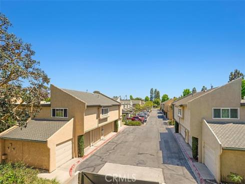 18624  Vallarta Drive  , Huntington Beach, CA