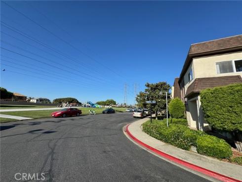 9686  Bluereef   Drive, Huntington Beach, CA