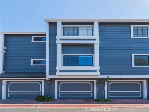 8206  Bridgepoint  104  Drive, Huntington Beach, CA