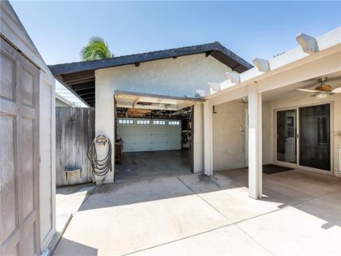 9621  Flounder   Drive, Huntington Beach, CA