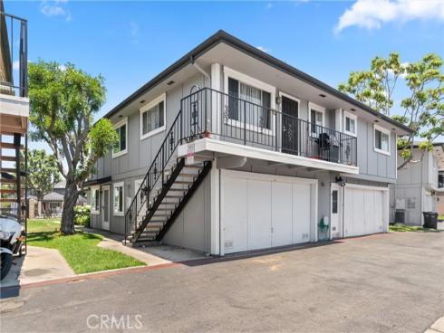 7818  Arbor  76D  Circle, Huntington Beach, CA