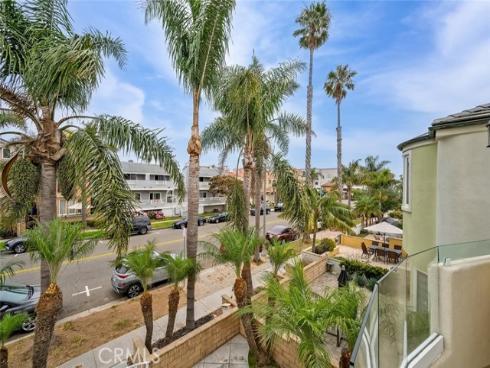 219  6th   Street, Huntington Beach, CA