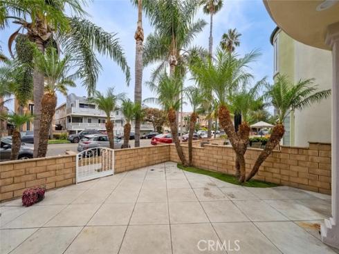 219  6th   Street, Huntington Beach, CA