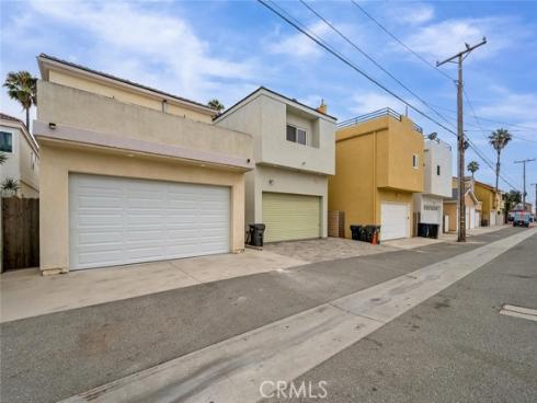 219  6th   Street, Huntington Beach, CA