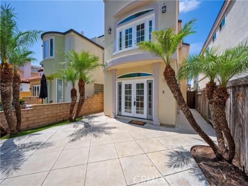 219  6th   Street, Huntington Beach, CA